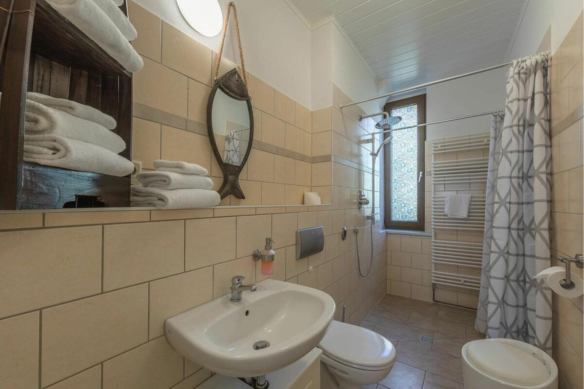 Hafenhaus Bootsquartier Daire Waren  Dış mekan fotoğraf